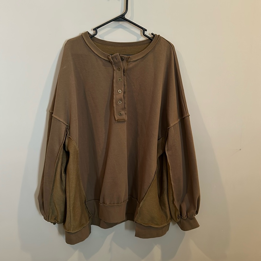 Women’s plus pullover